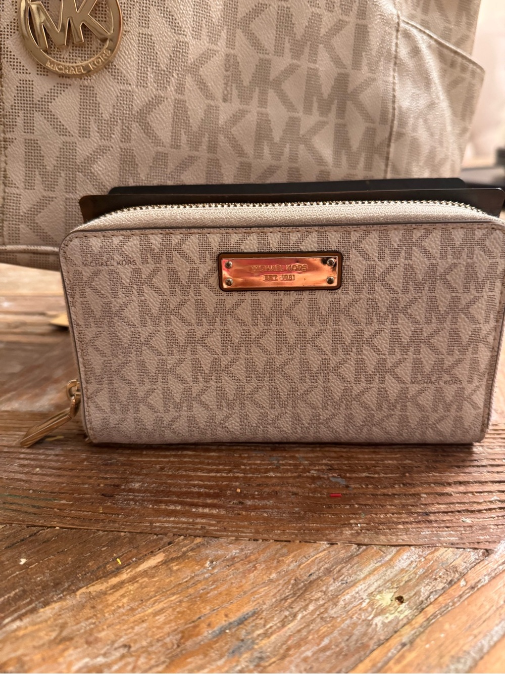 Michael Kors Logo Tote with Matching Wallet - Picture 2 of 16